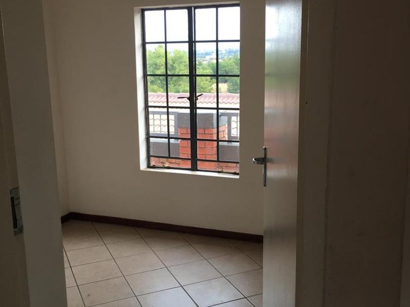 Discover Modern Comfort: Ideal First Home or Investment - Photo 5