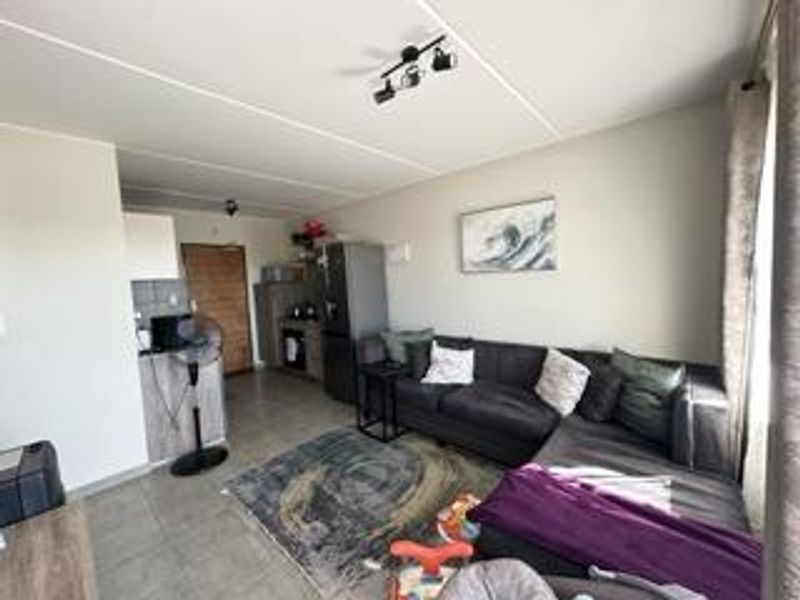 Charming 2-Bedroom Apartment for Sale in Wolmer - Photo 3