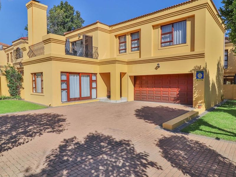 3-Bedroom, 2 Bathroom House in San Vincenzo - Photo 2