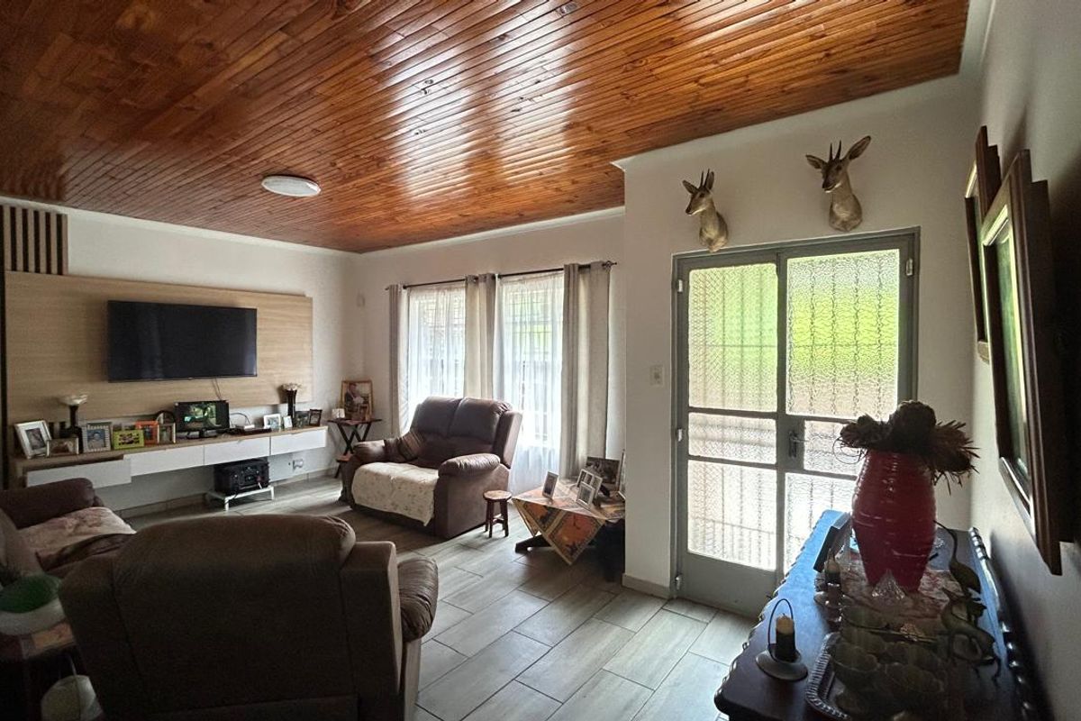 EXCLUSIVE MANDATE - Dual-Title Gem: Flexibility & Investment in One - Photo 2