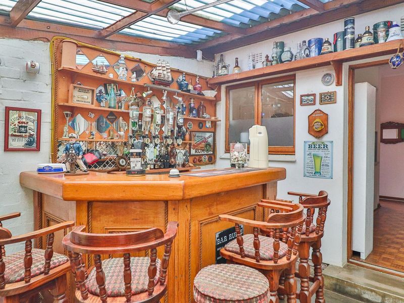 Charming 3 Bedroom Beachside Home & 1 Cottage & 1 Incomplete Cottage in Widenham, Umkomaas - Photo 9