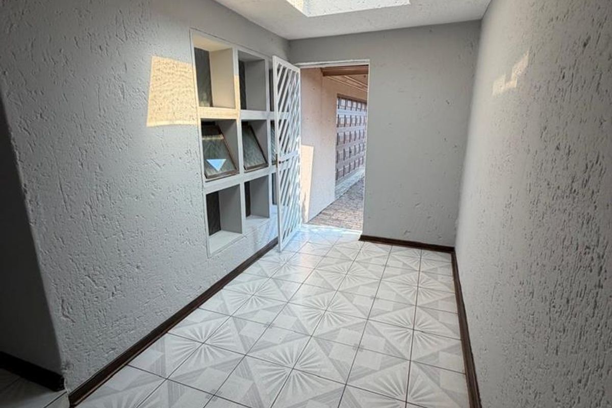 Stunning 4-Bedroom Home in a Secure Estate - Photo 2