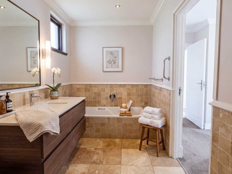 2 Bed 2 Bath Apartment in luxury retirement estate - Photo 8