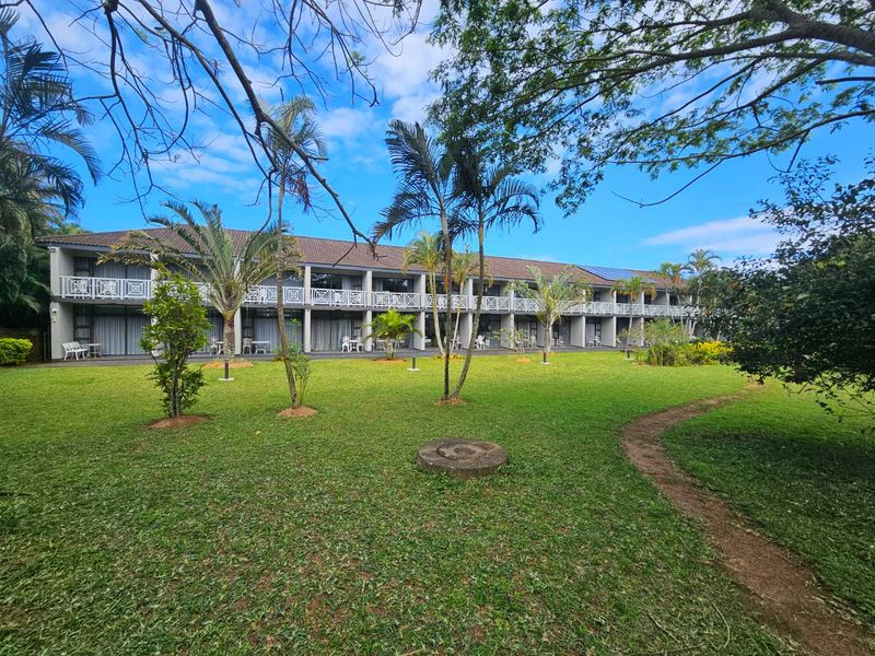 Unleash Your Coastal Business Dreams: A Prime Dual-Property Investment Opportunity in St Lucia, South Africa - Photo 3