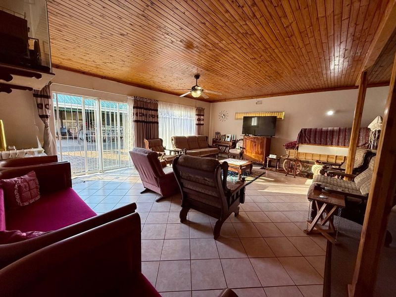 4 Bedroom house for sale in Vryheid - Photo 7