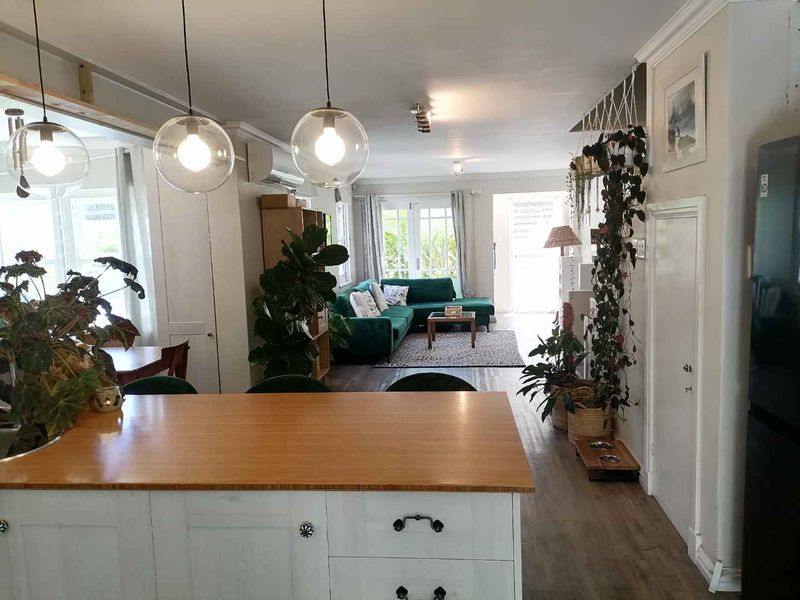 Double-Story Townhouse in the Heart of Rondebosch - Photo 8