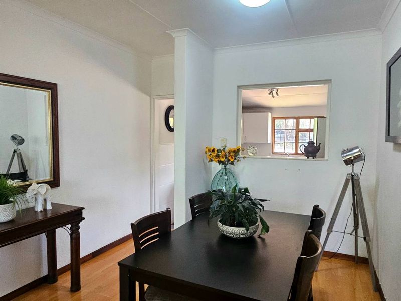 Start Fresh or Wind Down In This Private 2 Bed Paulshof Gem! - Photo 6