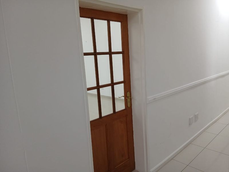 OFFICE / SHOP TO LET - SOUTHERN INDUSTRIAL - Photo 5