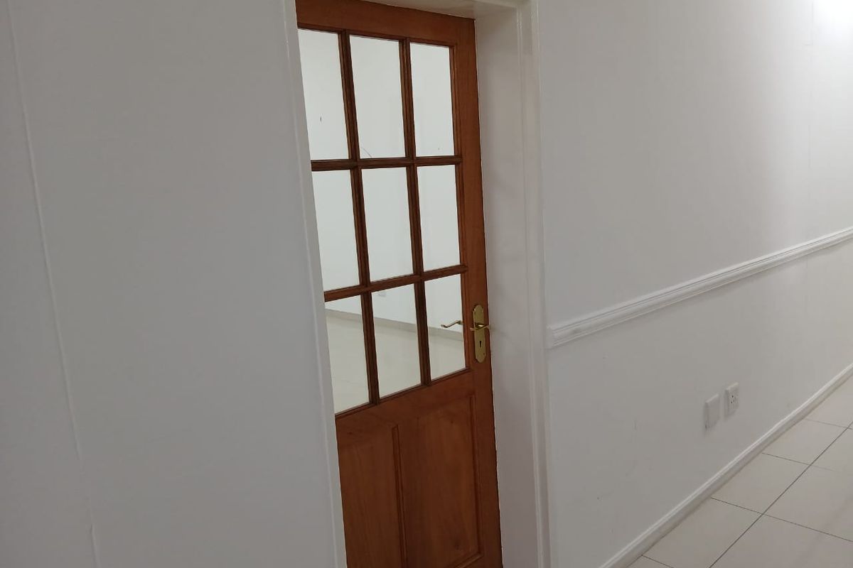 OFFICE / SHOP TO LET - SOUTHERN INDUSTRIAL - Photo 5