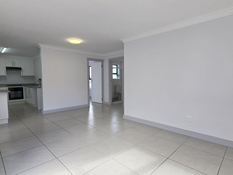 Spacious 3-Bedroom Apartment in Pet-Friendly Zonnezicht Complex - Photo 9