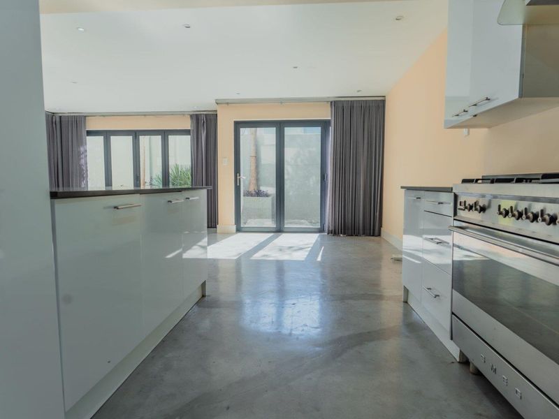 Modern, 3 Bedroom, 3.5 Bath - Photo 2