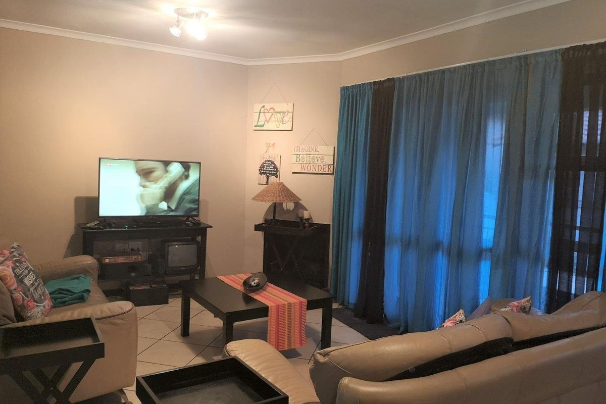 Lovely and Modern Two Bedroom Upstairs Unit Situated in Meyersdal - Photo 4