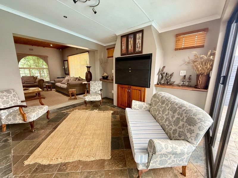 Beautiful 3 bedroom house with flat for sale in vryheid - Photo 10