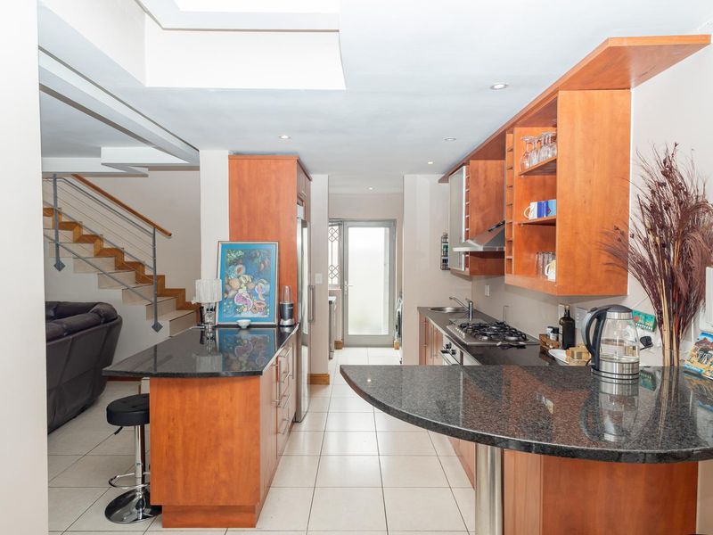 Exclusive 4-Bedroom Double-Storey Home in Sunset Beach’s Only Fully Walled, Beachfront Security Estate - Photo 7