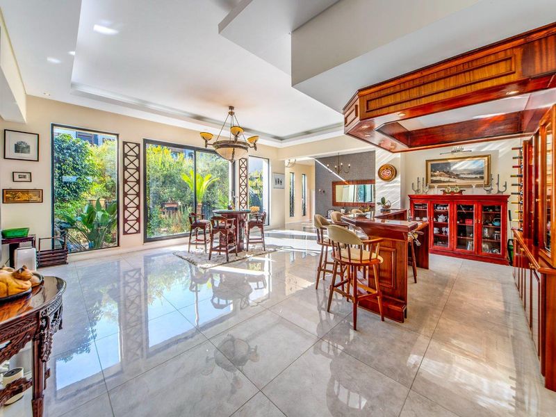 Multi-storey luxurious home in great location - Photo 4