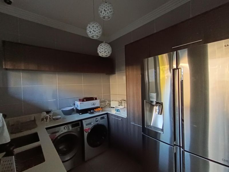 MIDSTREAM SECURITY ESTATE - 5 BEDROOMS - 4.5 BATHROOMS - 4 GARAGES - Photo 5