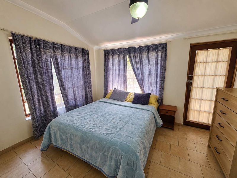 2-Bedroom Apartment in the Heart of St Lucia Estuary – iSimangaliso Wetlands Park. - Photo 9