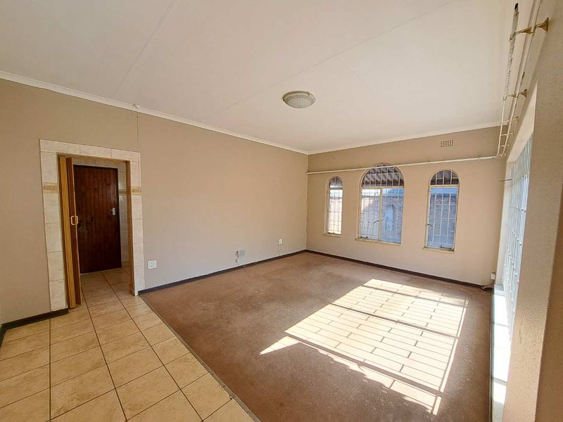 3 Bedroom Family Home with Flatlet for Sale in Witfield - Photo 3