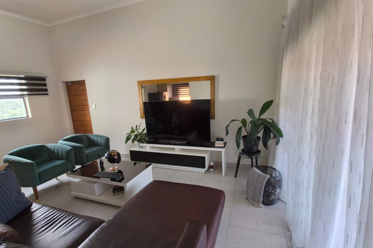 Immaculate 2 Bed 2 bath Apartment  in Founders Hill - Photo 5