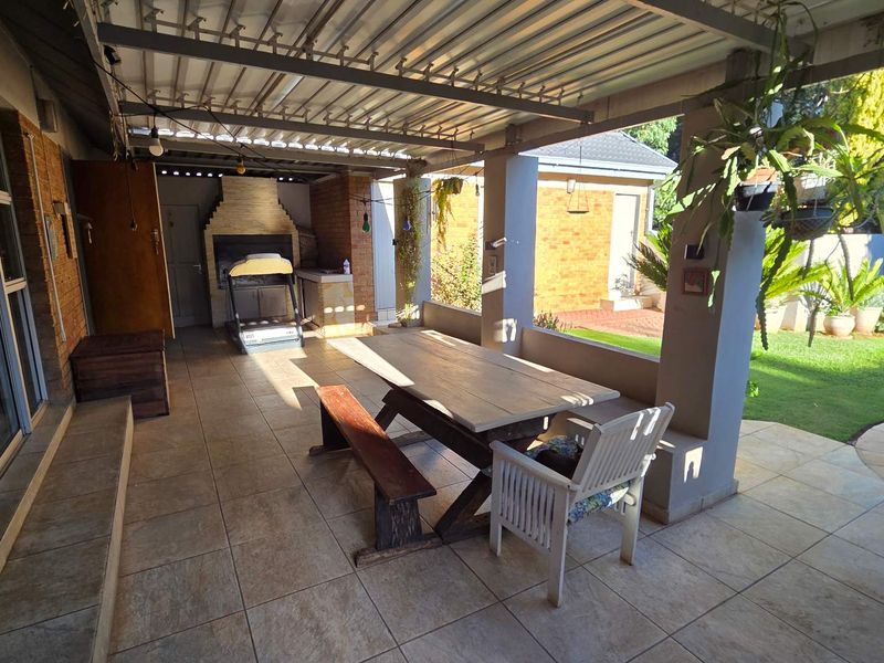 A Property with Exceptional Investment Potential and Versatile Living Options - Photo 6