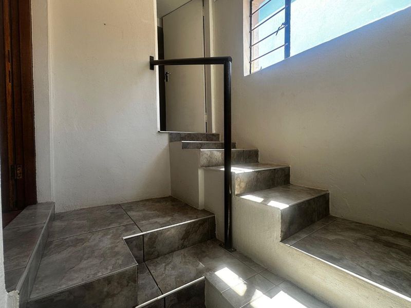 Spacious Double-Storey Duet with Endless Potential! - Photo 2