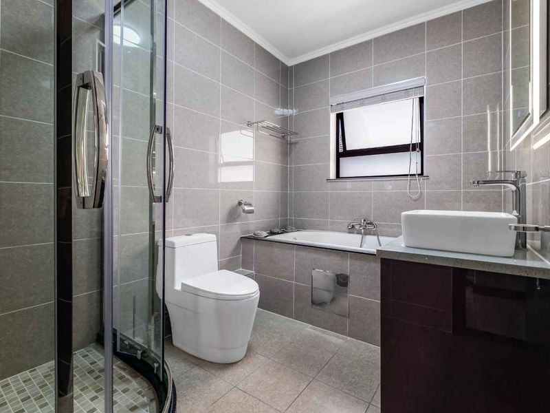 Modern 2 Bedroom, 2 Bathroom Apartment For Sale In Broadacres - Photo 10