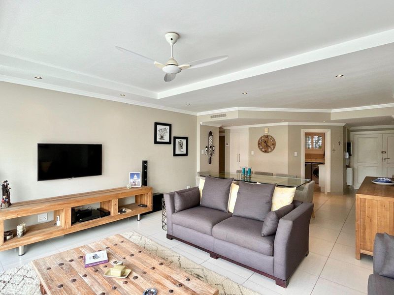 Stunning Furnished 3 Bedroom Apartment - Photo 7