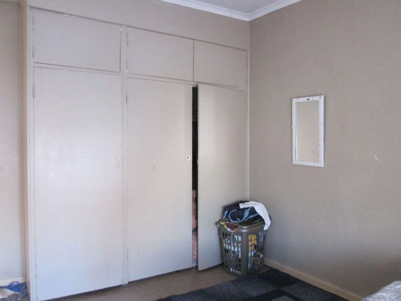 BEAUTIFUL, NEAT AND CLEAN [ 1.5] ONE AND HALF BEDROOM APARTMENT FOR SALE IN PRETORIA WEST BARGAIN - Photo 10
