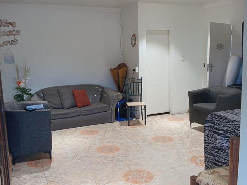 6 BEDROOM DOUBLE STOREY FAMILY HOME FOR SALE!!! - Photo 3