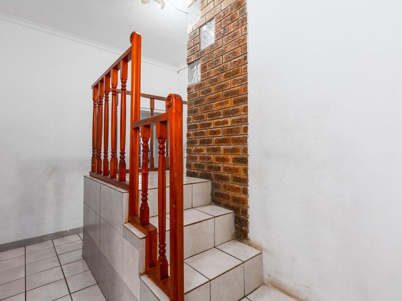 Your Dream Home Awaits - Photo 9