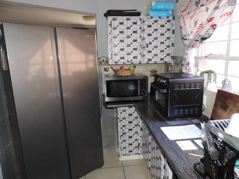 Magnificent 2 bedroomed townhouse in Southcrest - Photo 7