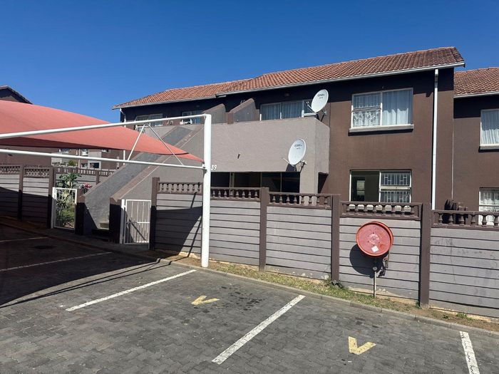 Property #2487844, Apartment For Sale in Vorna Valley