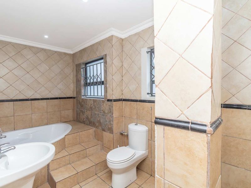 Spacious 4 Bed House to Let in Blairgowrie - Photo 8