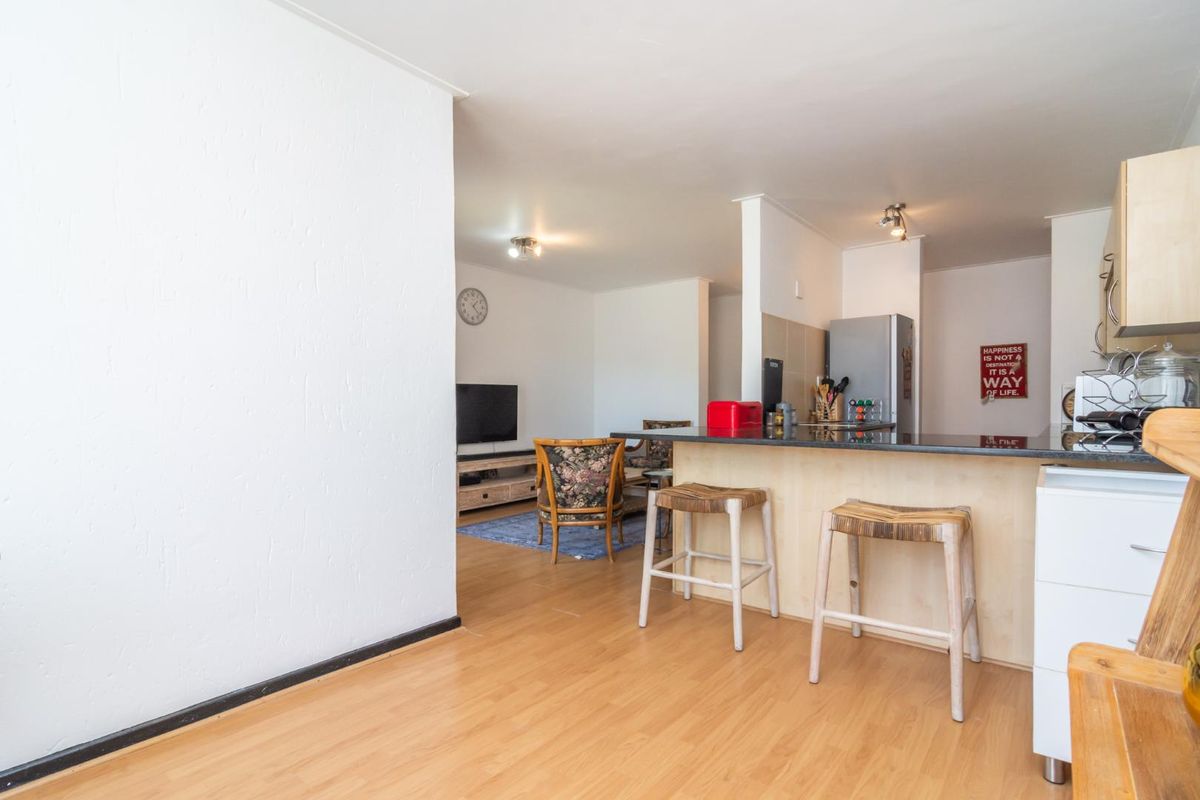 Elegant estate living- secure, scenic, and stylish - Photo 4