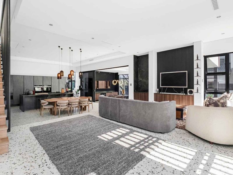 4 Bedroom House for Sale in Helderfontein Estate - Photo 2