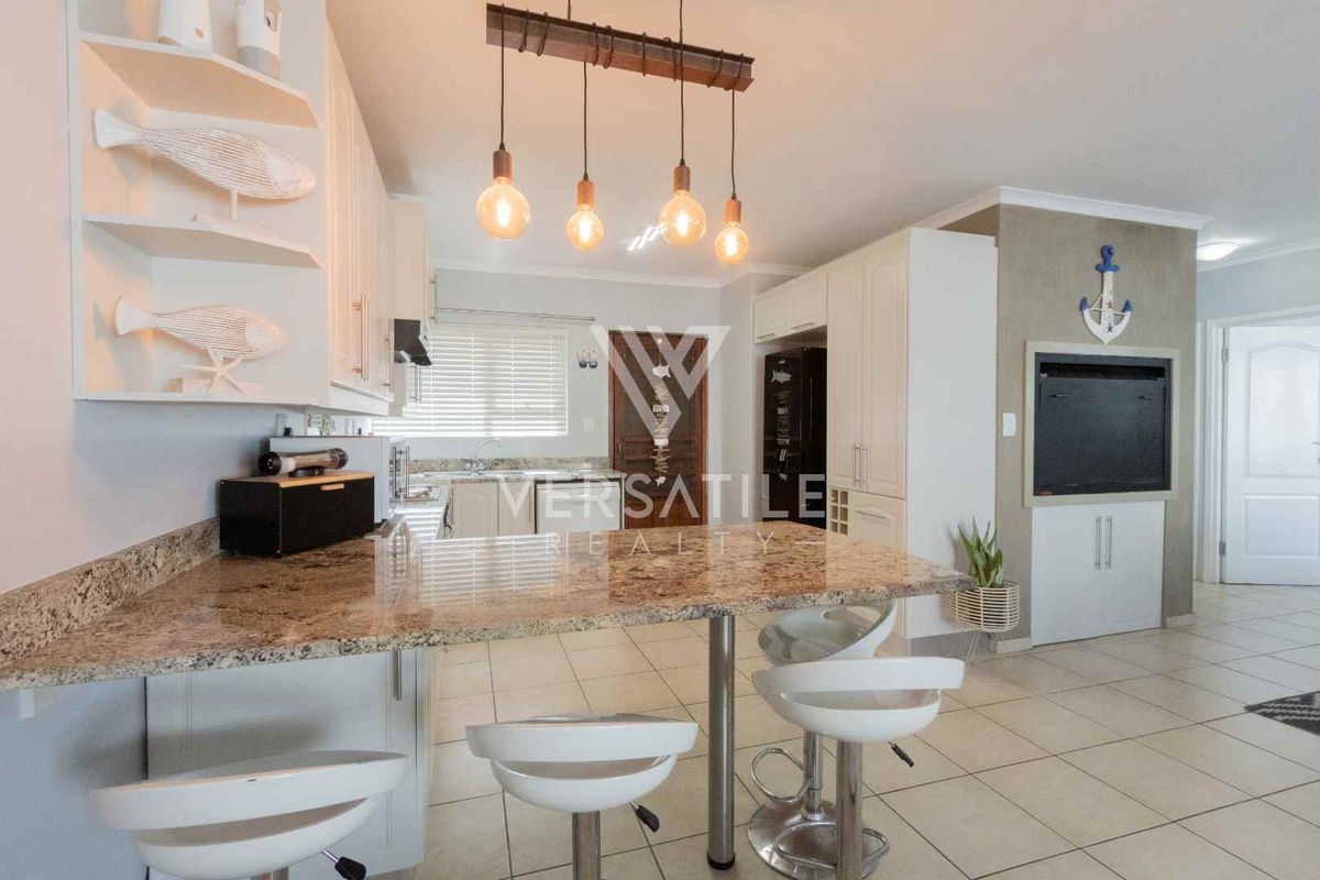 Townhouse For Sale - Photo 5