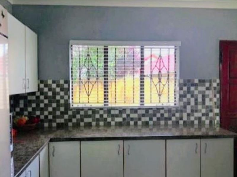 Stylish and Spacious 3-Bedroom Townhouse to Rent - Photo 6