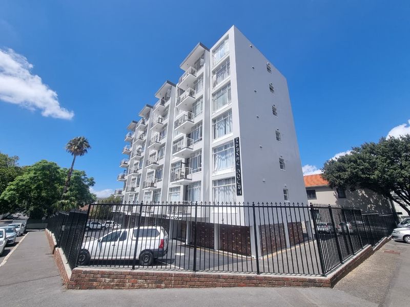 Unfurnished Two Bedroom Apartment To Rent in Tamboerskloof - Photo 1