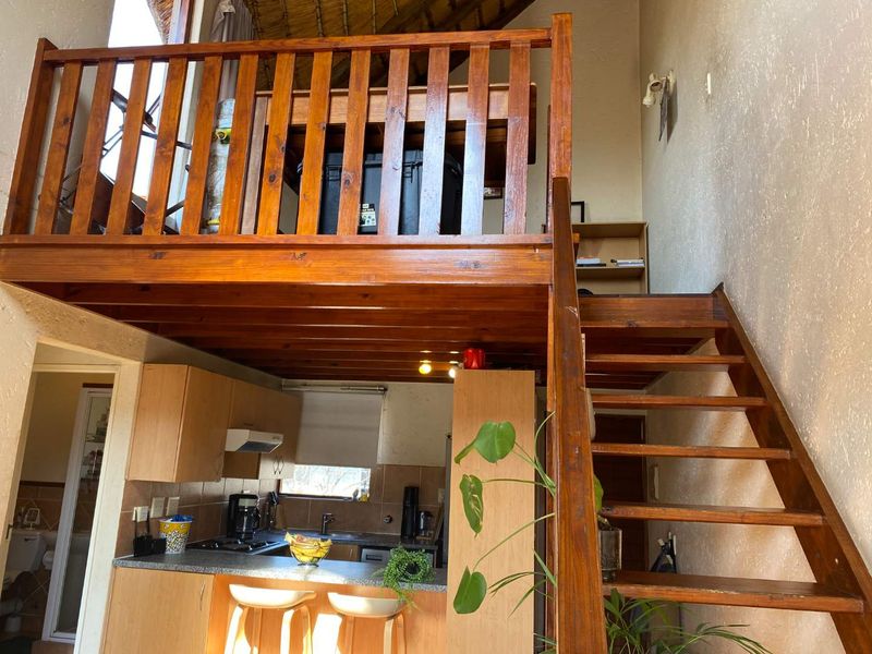 Sunny 1 Bed Apartment with Loft and 2 Balconies - Photo 10