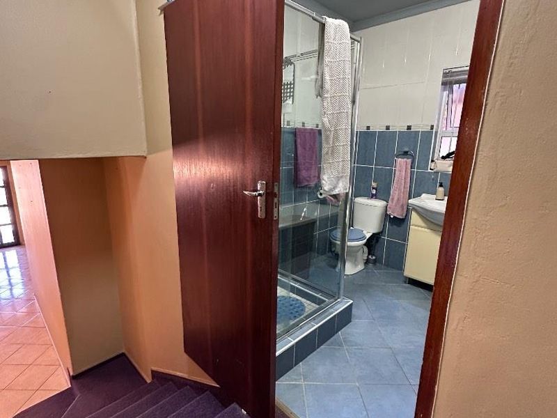 FOR SALE: SPACIOUS FAMILY HOME, TAMARISKIA, SWAKOPMUND - Photo 9