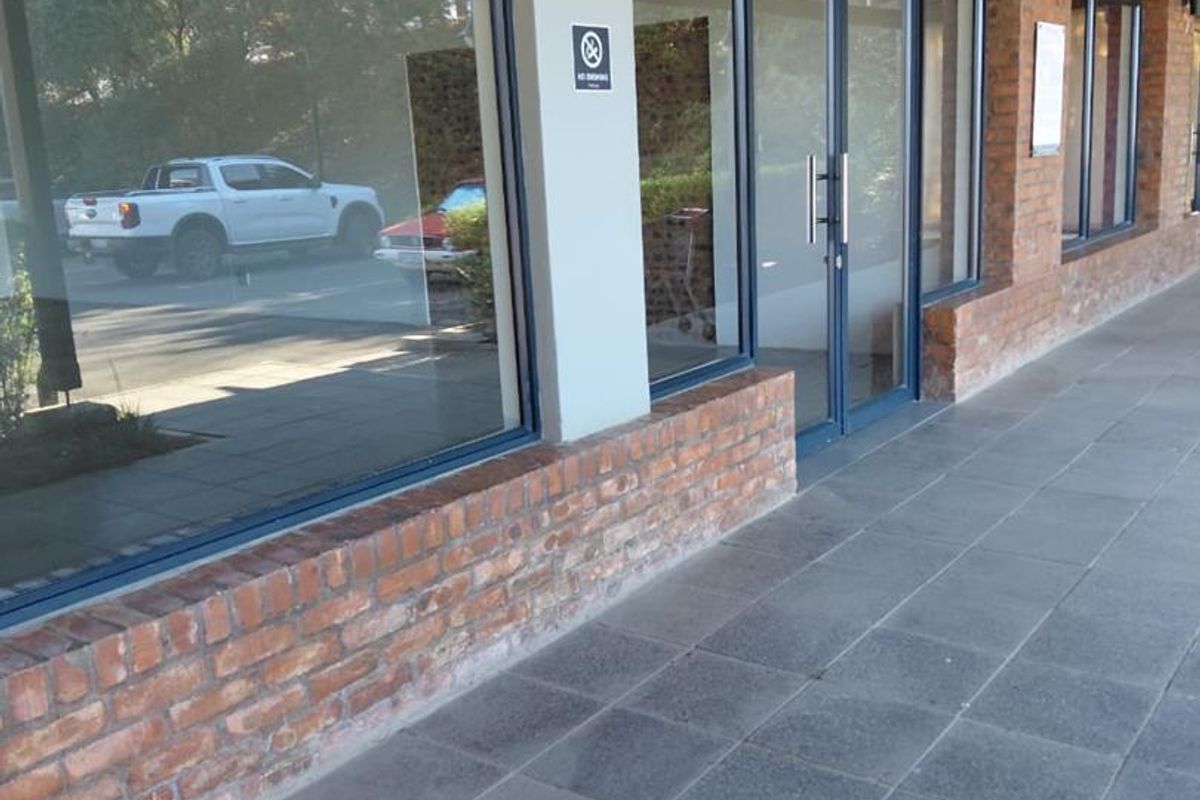 SPACE TO LET AT ST JOHNS VILLAGE LIFESTYLE CENTRE - Photo 4