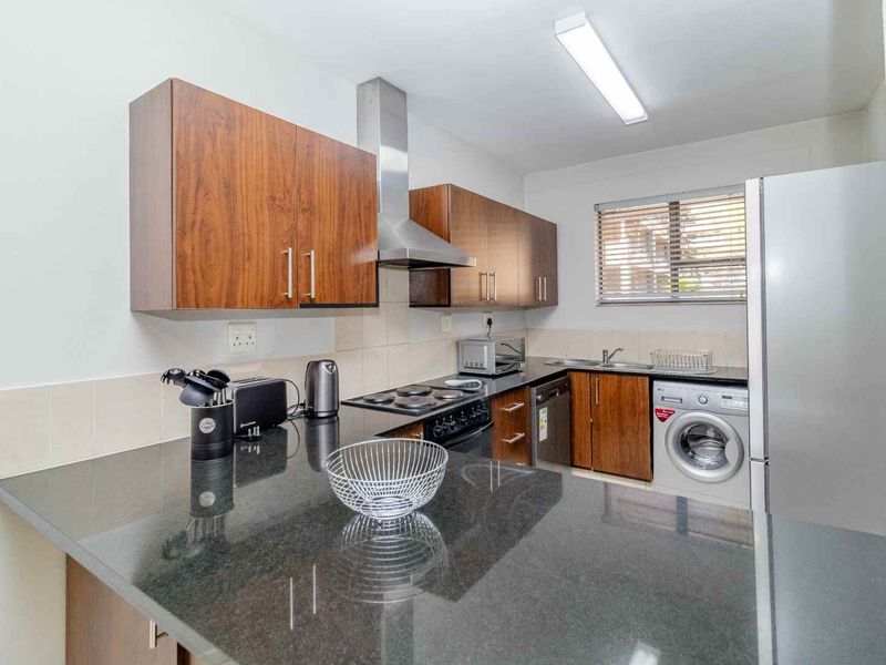 Executive Living in the Heart of Sandton! - Photo 3
