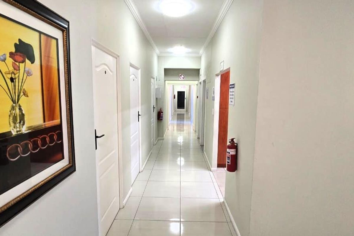 Room to rent for adult only at 159 Voortrekker Road - Photo 4