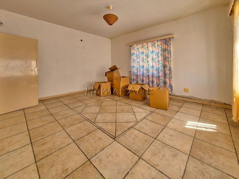 Lagoon, Walvis Bay:  Large Double Storey Home is for Sale - Photo 8