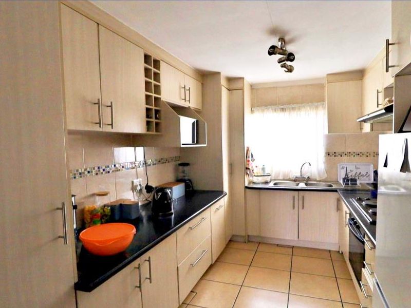 **Charming Two-Bedroom Townhouse for Sale in Norkem Park** - Photo 6