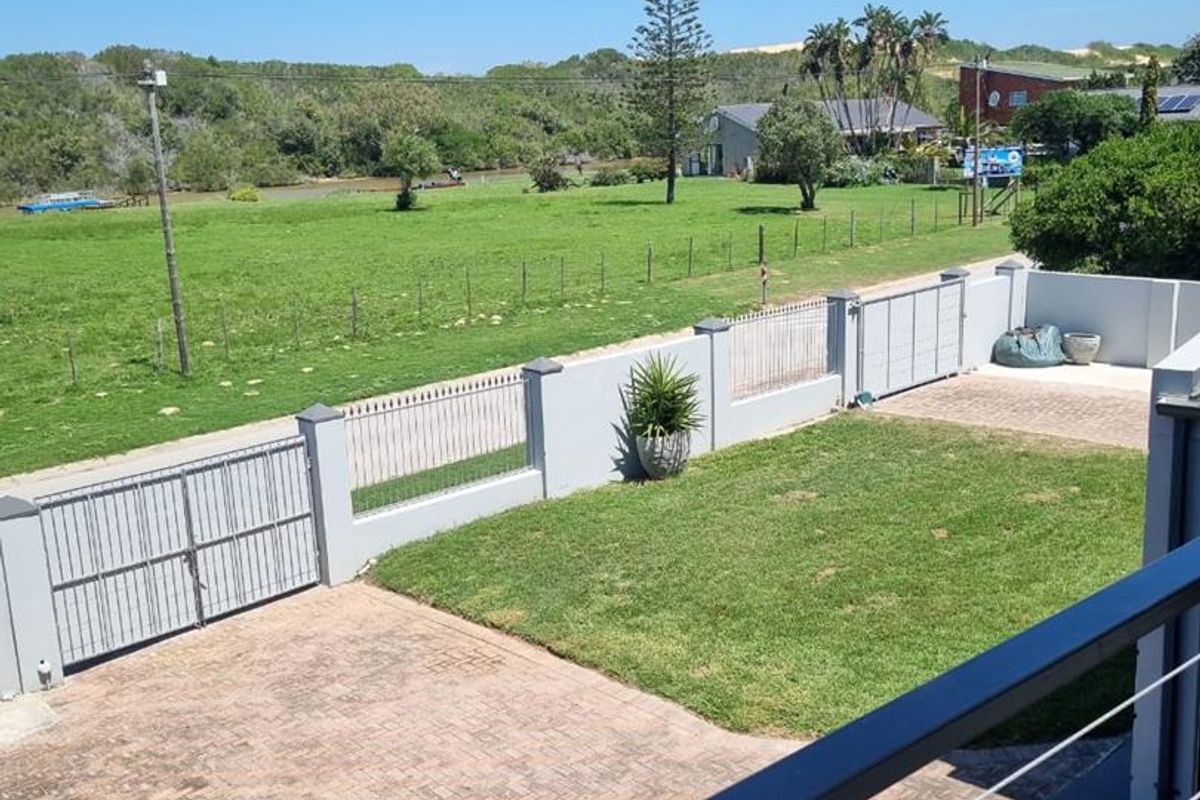 Modern 3 Bedroom home to let overlooking Sundays River - Photo 3