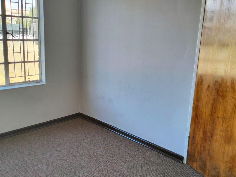 Prime Office to buy in 87 Kellnerstreet, Westdene - Photo 3