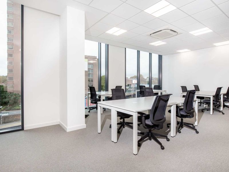Tailor-made dream offices for 3 persons in Spaces Broadacres. - Photo 4