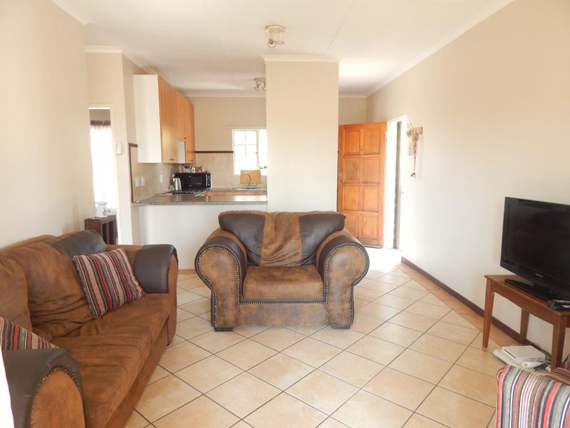 2 Bedroom Top corner unit in Equestria Estate - Photo 3