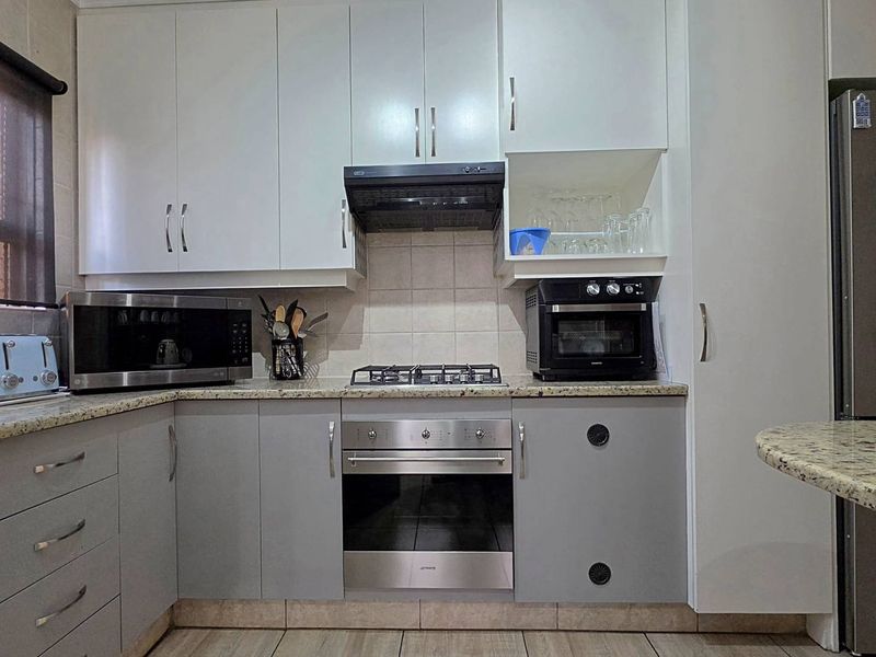 3 Bedroom Cluster in New Redruth - Photo 8